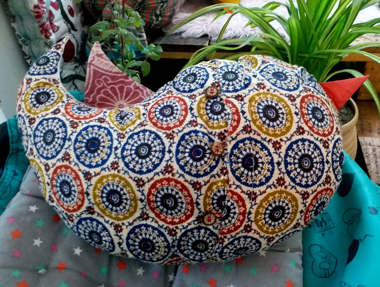 Ek Chhoti Chidiya Cushion