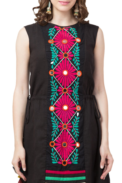 Hand Embroidery Daisy Sheath Dress - Black