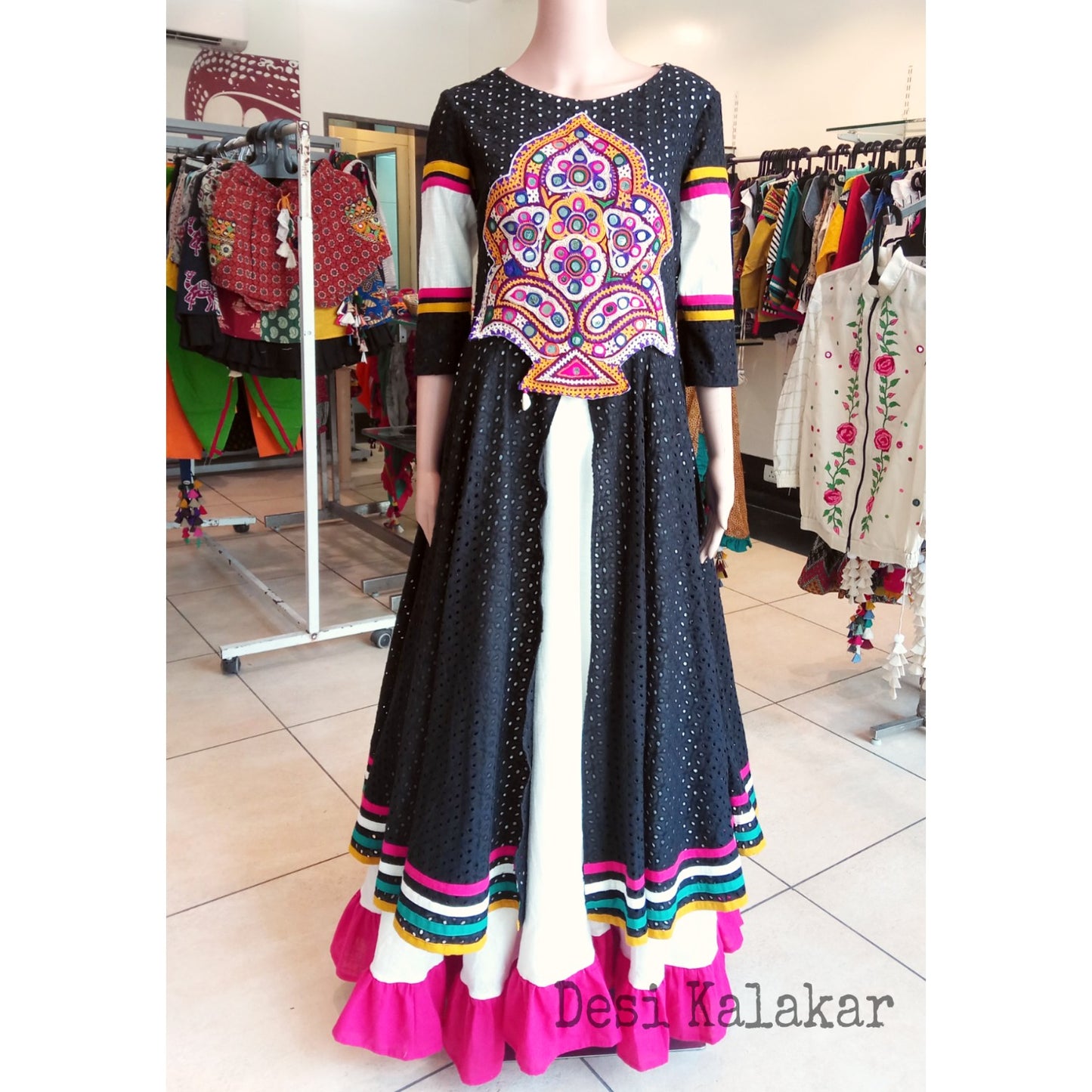 B&W Cotton Chifley Kuttchi Embroidery Gown